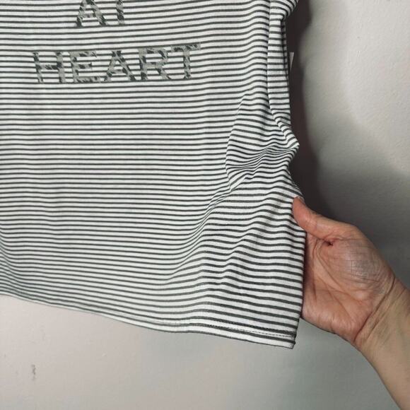 NWT Chico's Zenergy Wild At Heart Olive White Stripe V-Neck Tee  1 - Picture 7 of 13